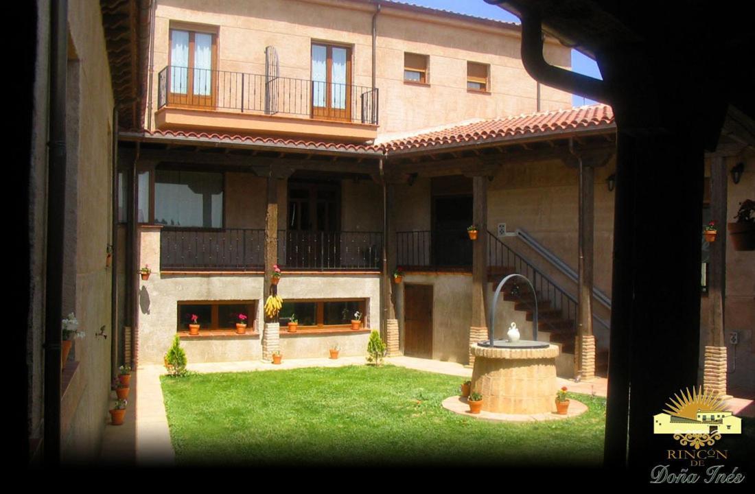 Rincon De Dona Ines Hotel Villanueva de la Condesa Luaran gambar